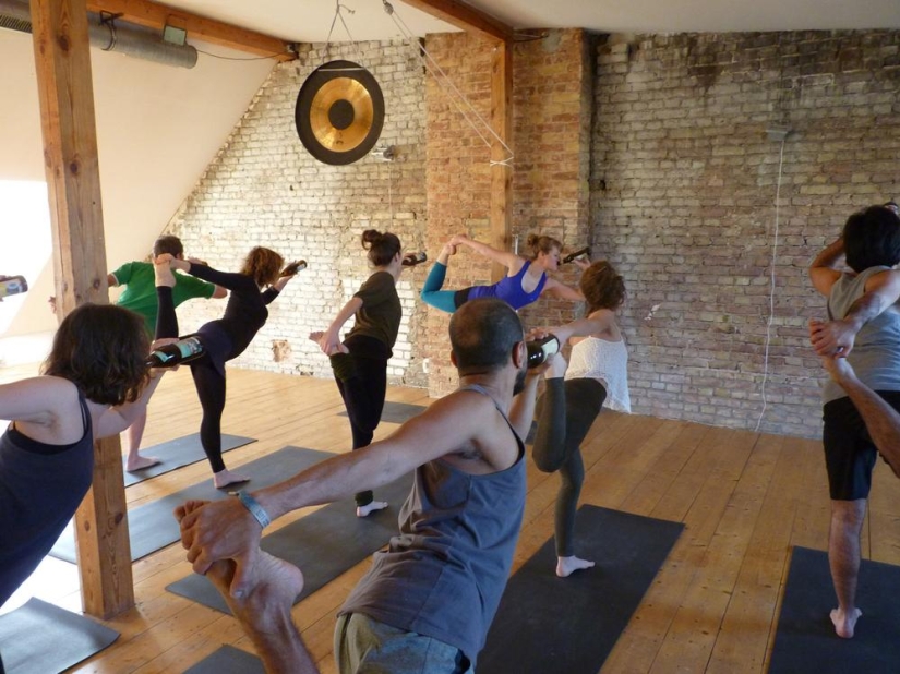 That's our way — beer yoga conquers the world That's our way — beer yoga conquers the world