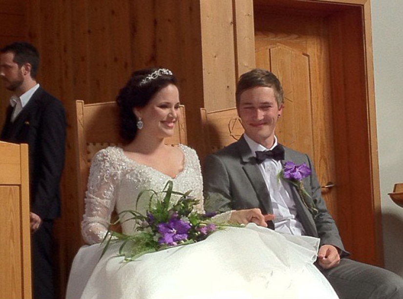 That's what happens if you don't hire a professional photographer for a wedding