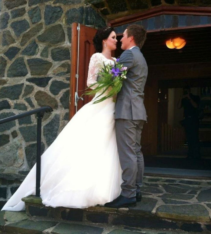 That's what happens if you don't hire a professional photographer for a wedding