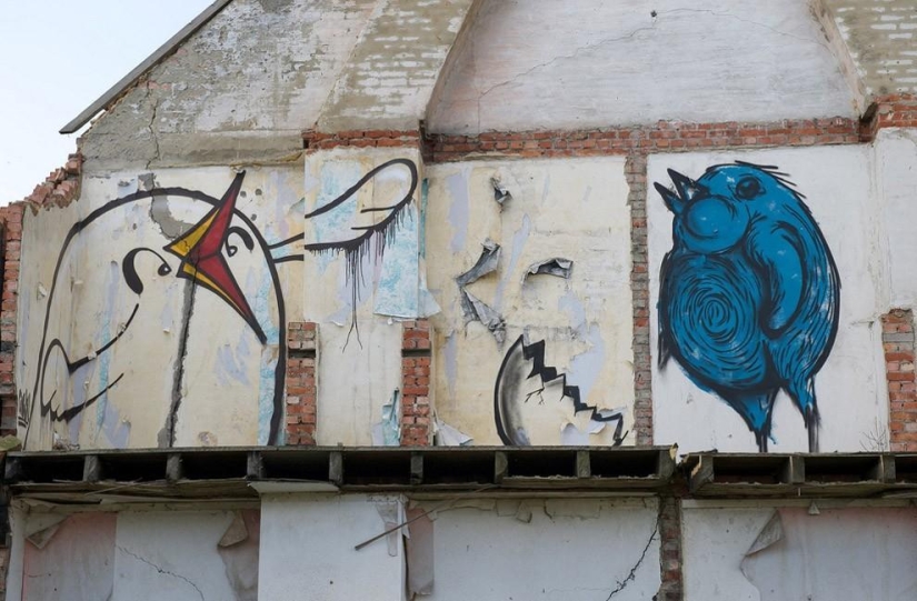 The abandoned village of Doel and its amazing street art