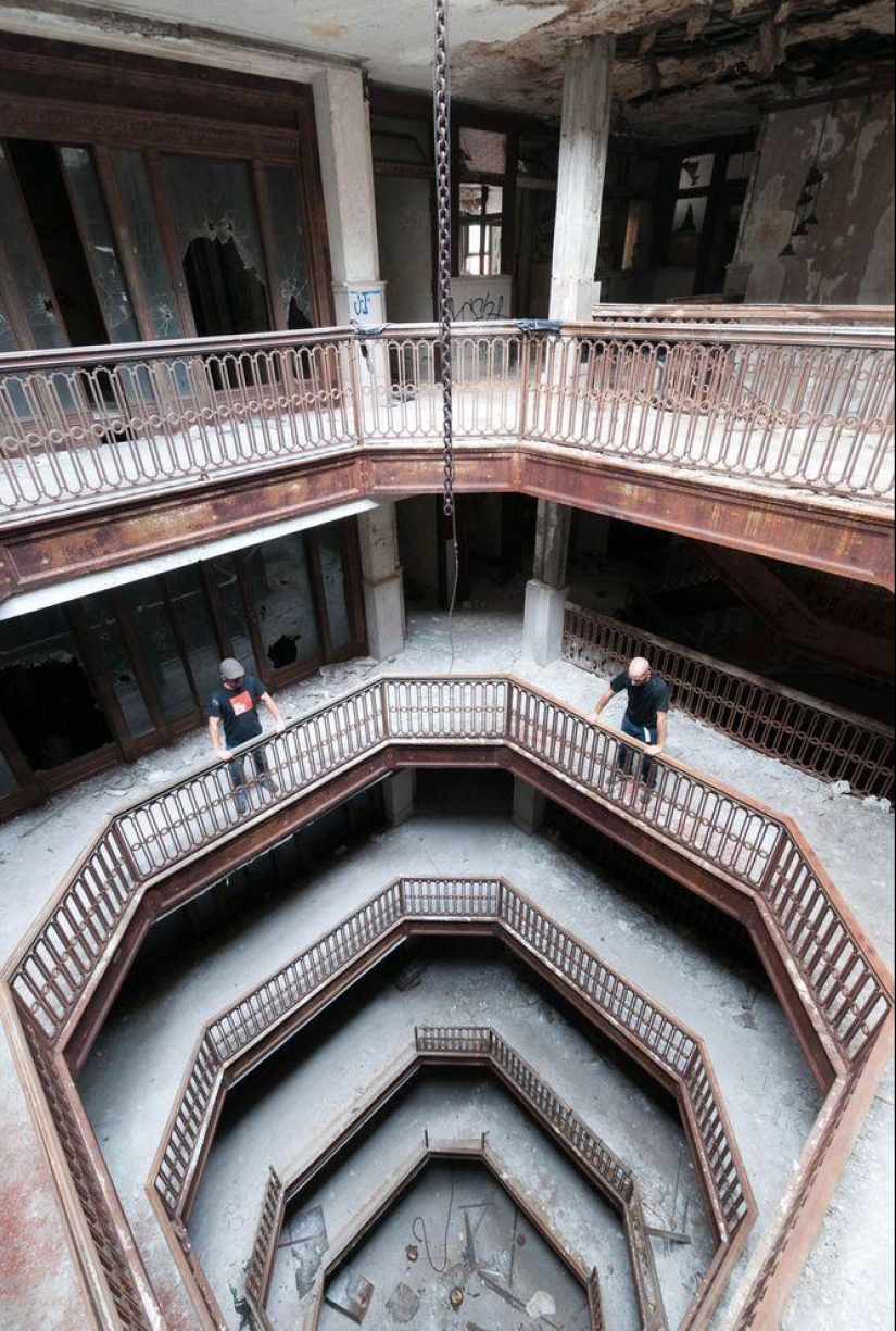 The Adventures of a Serial Intruder The Adventures of a Serial Intruder