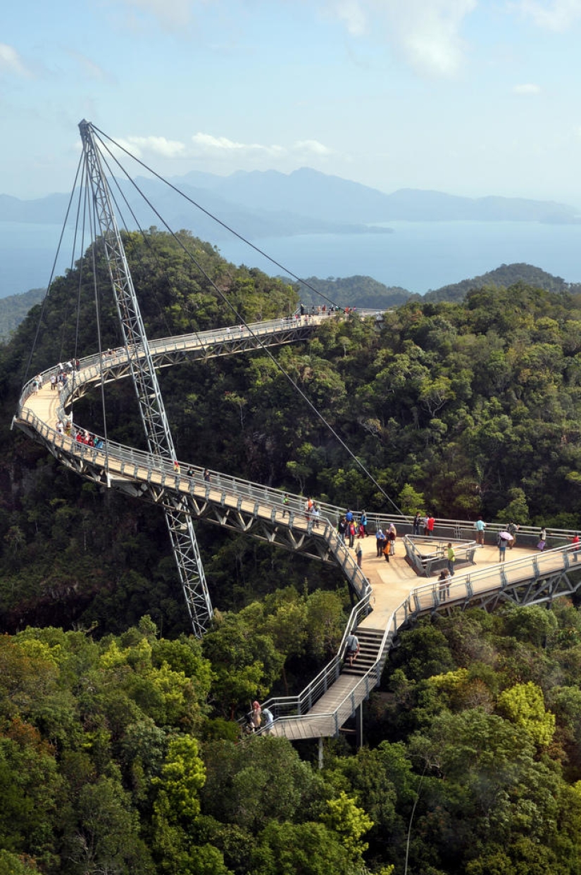The amazing sky bridge of Langkawi