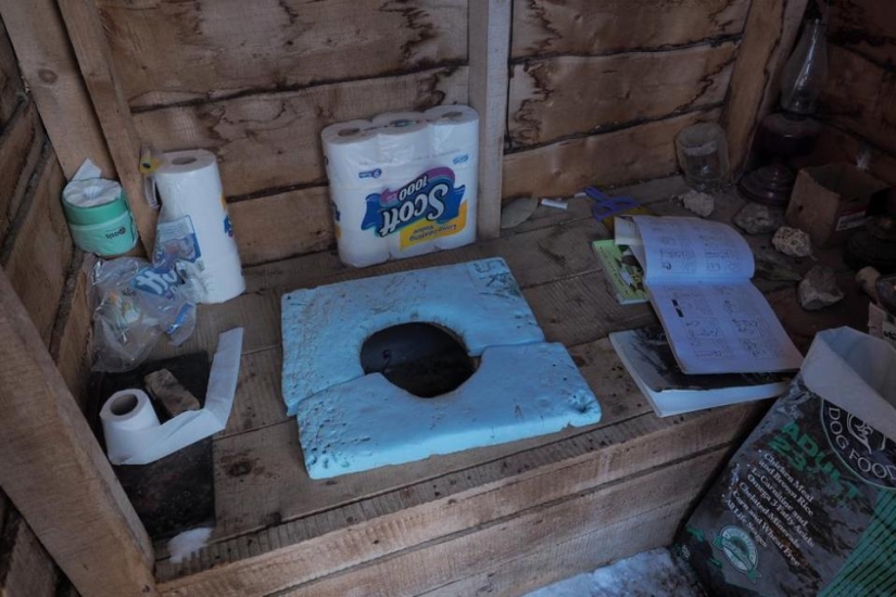 The Atchley family has been living for 18 years as hermits away from civilization