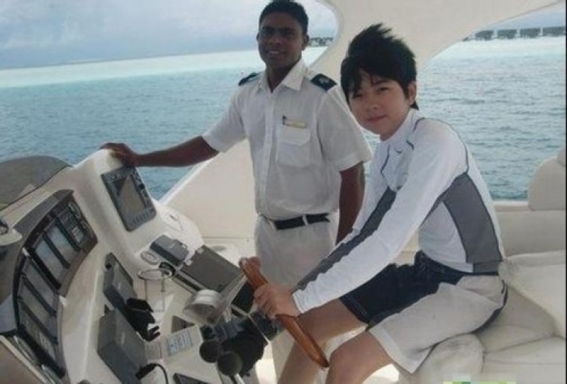 The Beautiful Life of China's Golden Youth The Beautiful Life of China's Golden Youth