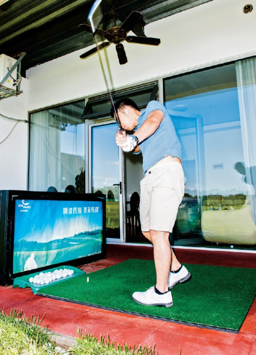 The Beautiful Life of China's Golden Youth The Beautiful Life of China's Golden Youth