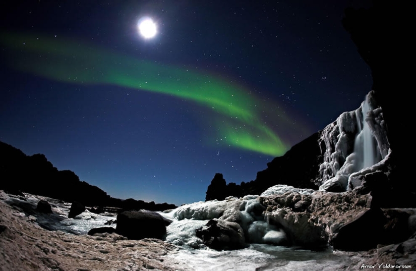 The beauty of Iceland's waterfalls in photographs