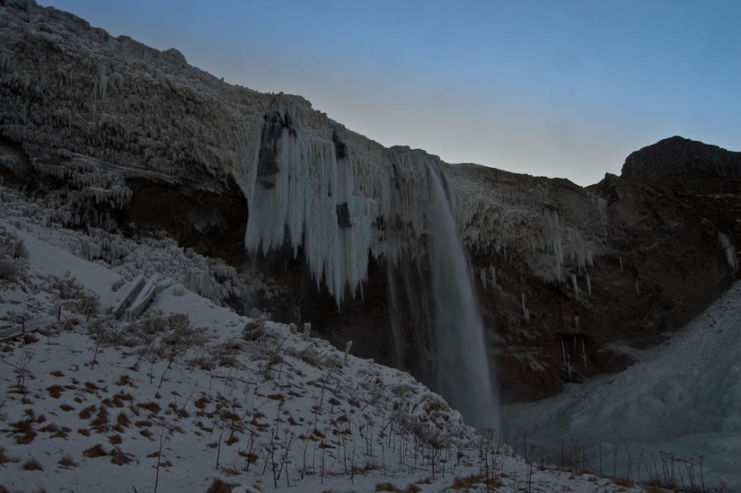 The beauty of Iceland's waterfalls in photographs
