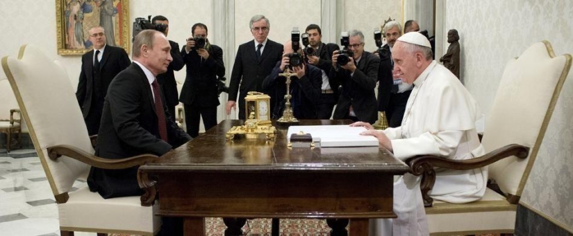 The Best Political Photobombs of 2013 The Best Political Photobombs of 2013