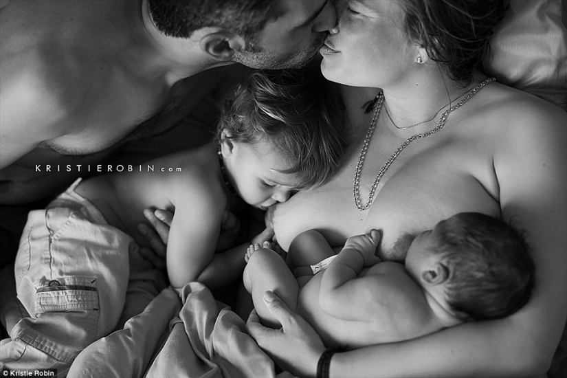 The best works of the winners of the contest of photographers taking pictures of childbirth The best works of the winners of the contest of photographers taking pictures of childbirth