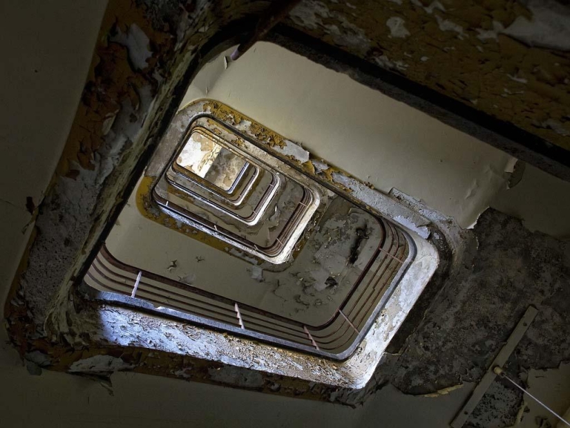 The breathtaking beauty of spiral staircases