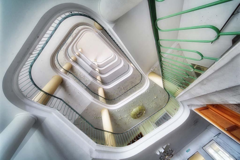 The breathtaking beauty of spiral staircases