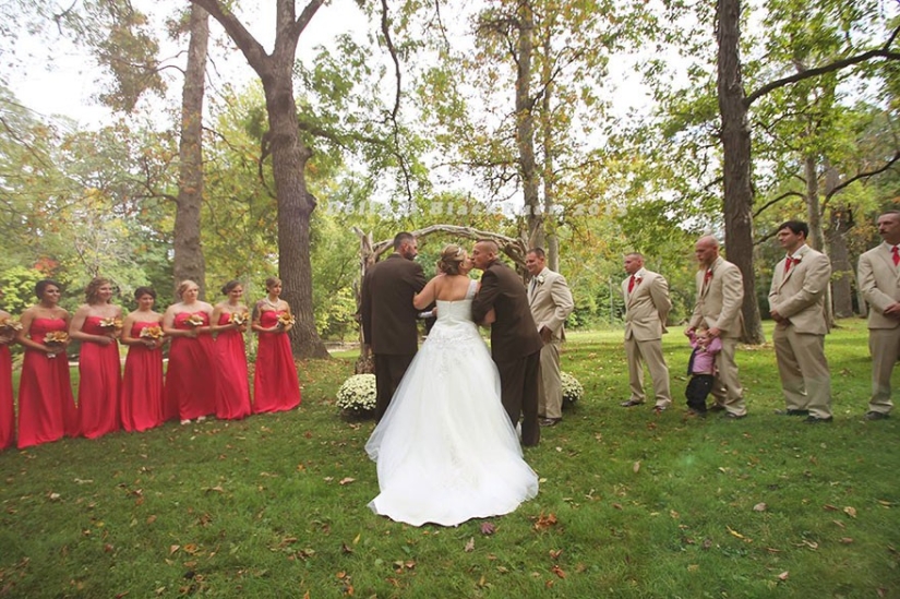 The bride's father stopped the wedding to walk his daughter down the aisle with her stepfather