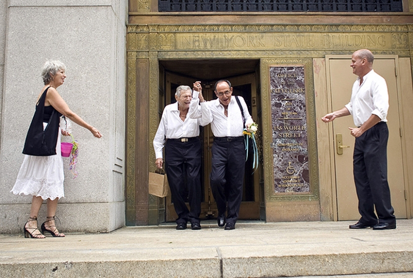 The brightest and most emotional photos of happy people