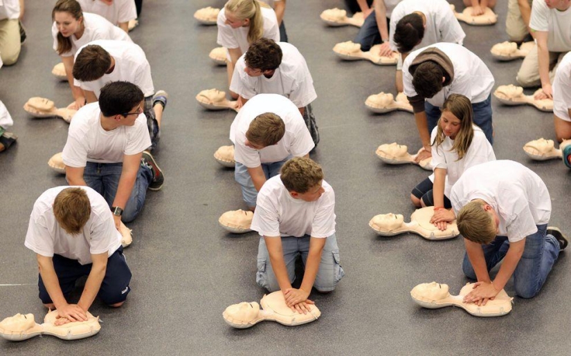 The brightest attempts to get into the Guinness Book of Records in 2013