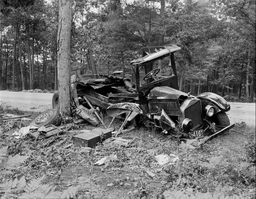 The brightest shots of car accidents of the last century