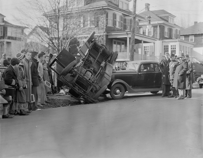 The brightest shots of car accidents of the last century