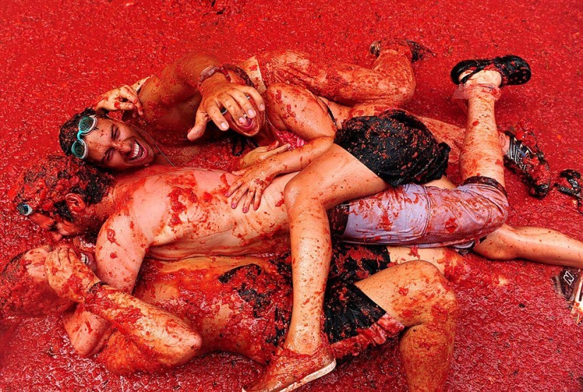 The brightest shots of the Tomatina festival