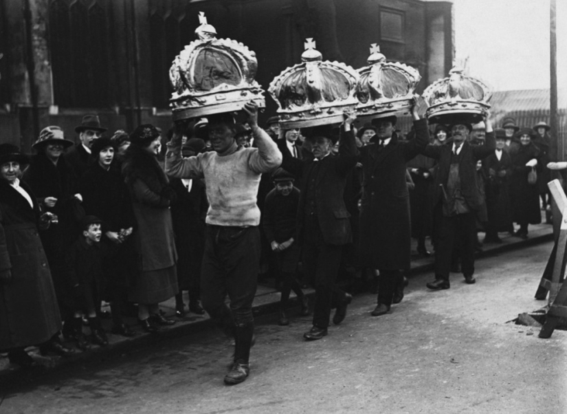 The brightest shots of British royal weddings