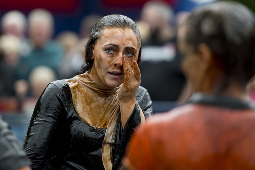 The British are going crazy - in England there was a championship in gravy wrestling The British are going crazy - in England there was a championship in gravy wrestling