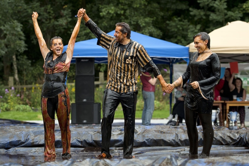 The British are going crazy - in England there was a championship in gravy wrestling The British are going crazy - in England there was a championship in gravy wrestling
