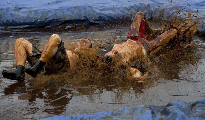 The British are going crazy - in England there was a championship in gravy wrestling The British are going crazy - in England there was a championship in gravy wrestling