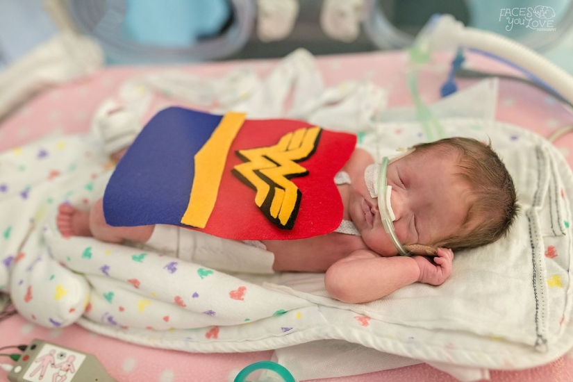 The Children's Hospital dressed up premature newborns in superheroes and arranged a photo shoot The Children's Hospital dressed up premature newborns in superheroes and arranged a photo shoot