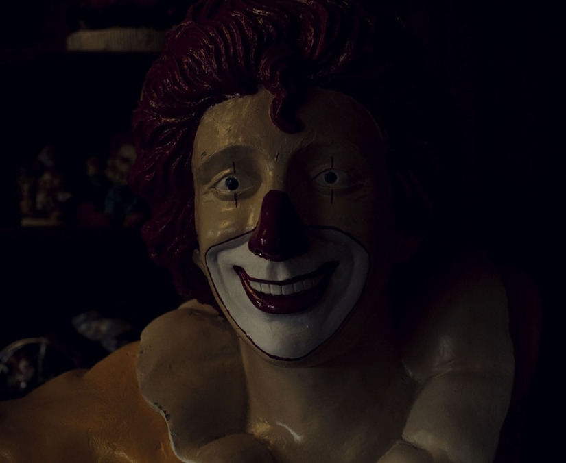 The clown motel, where dreams are always as sweet as cotton candy