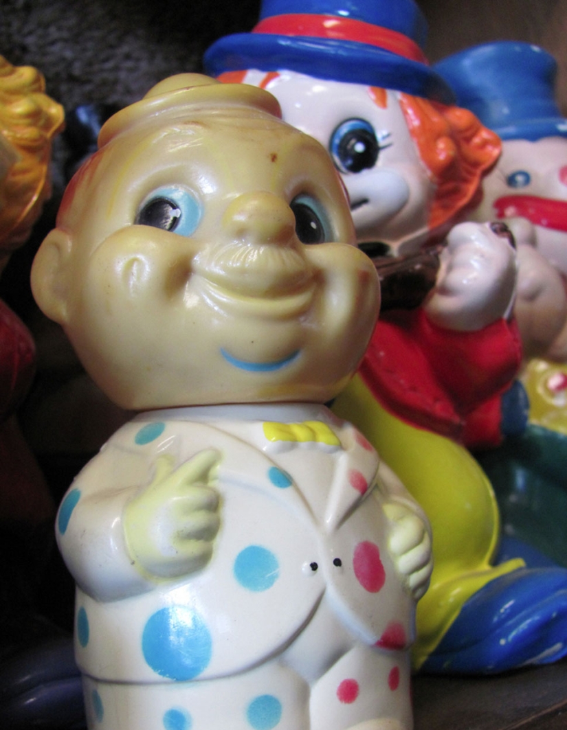 The clown motel, where dreams are always as sweet as cotton candy