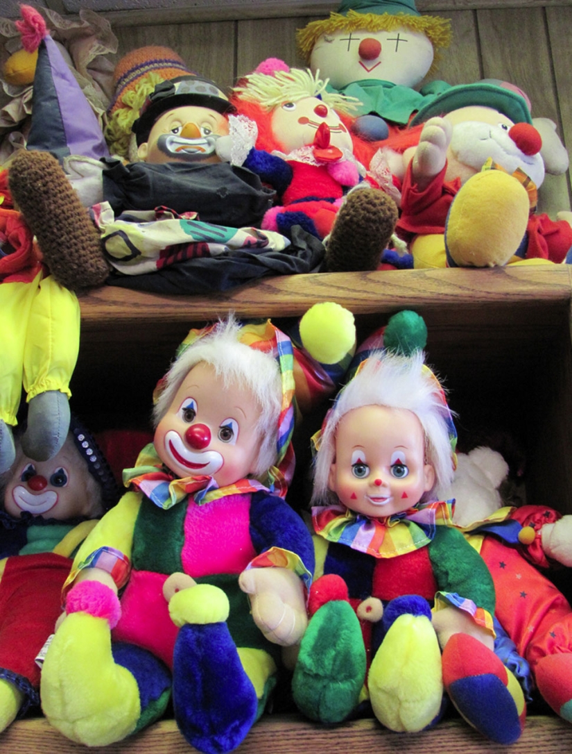 The clown motel, where dreams are always as sweet as cotton candy