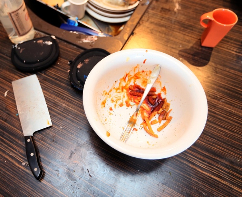 The couple rented out their house on Airbnb, and returned to the wrecked home The couple rented out their house on Airbnb, and returned to the wrecked home