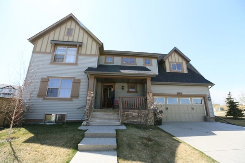 The couple rented out their house on Airbnb, and returned to the wrecked home The couple rented out their house on Airbnb, and returned to the wrecked home