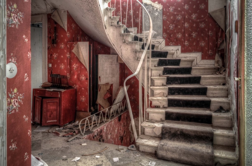 The creepy abandoned operating room of a German urologist has remained untouched for almost 30 years The creepy abandoned operating room of a German urologist has remained untouched for almost 30 years