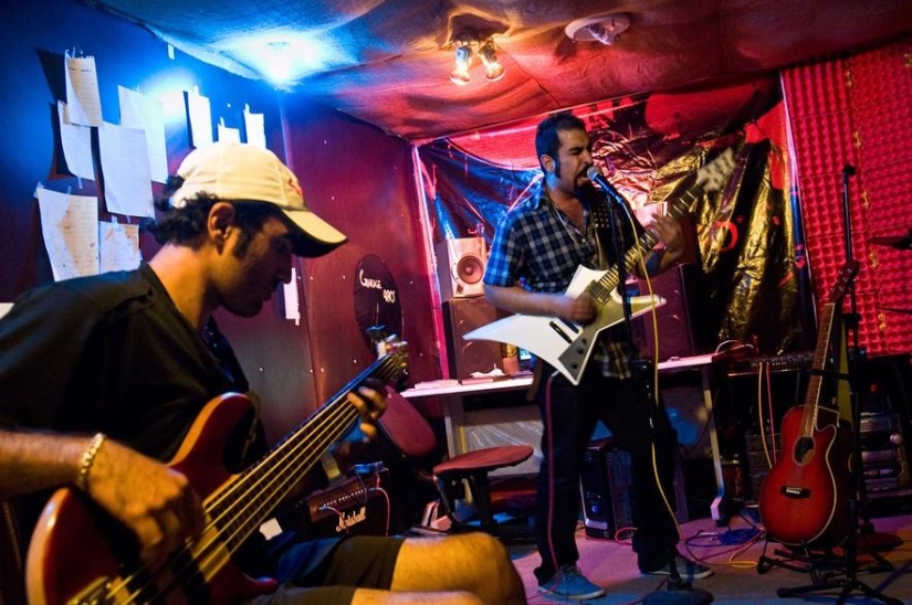 The Double Life of Iranian Youth