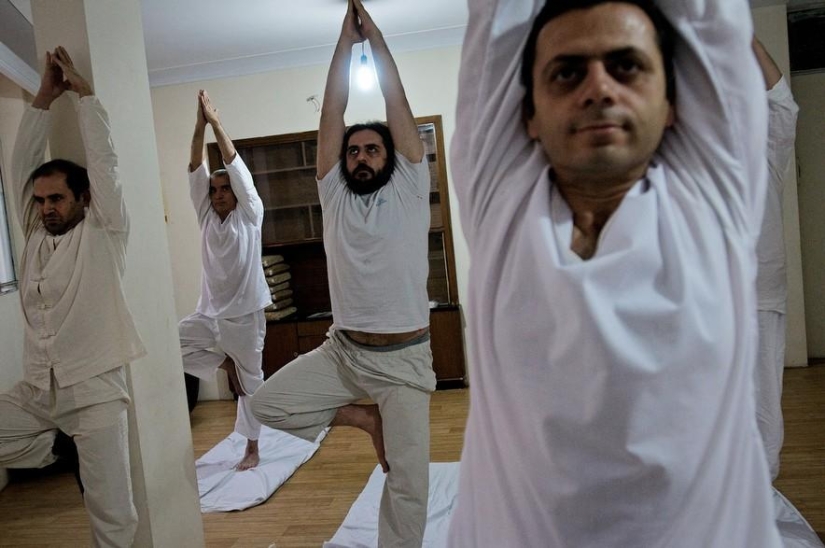 The Double Life of Iranian Youth