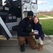 The dream of a 3-year—old girl came true - on her birthday she met a garbage man