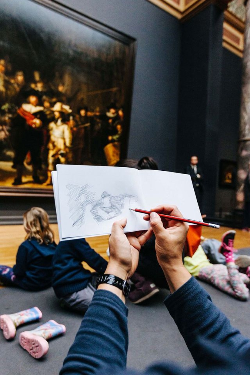 The Dutch State Museum bans cameras and tells everyone to draw what they see