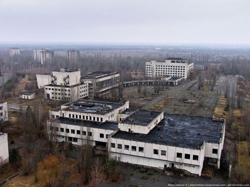 The ghost of Chernobyl on an August morning: a view from above The ghost of Chernobyl on an August morning: a view from above