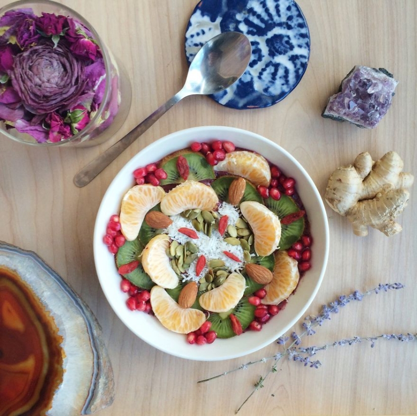 The girl creates real works of art from her vegan dishes