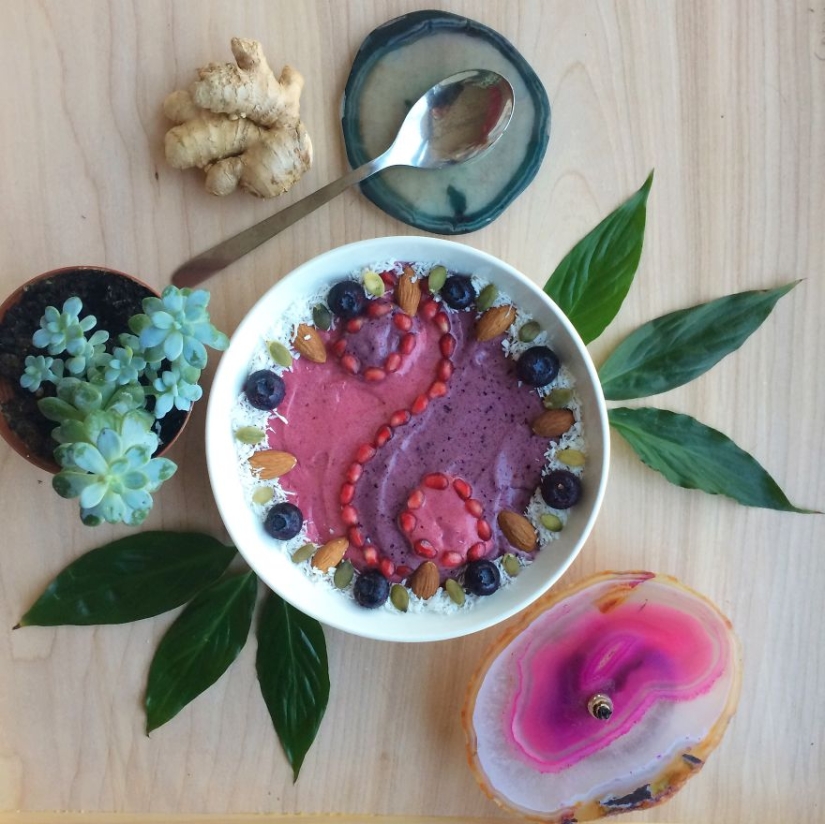 The girl creates real works of art from her vegan dishes