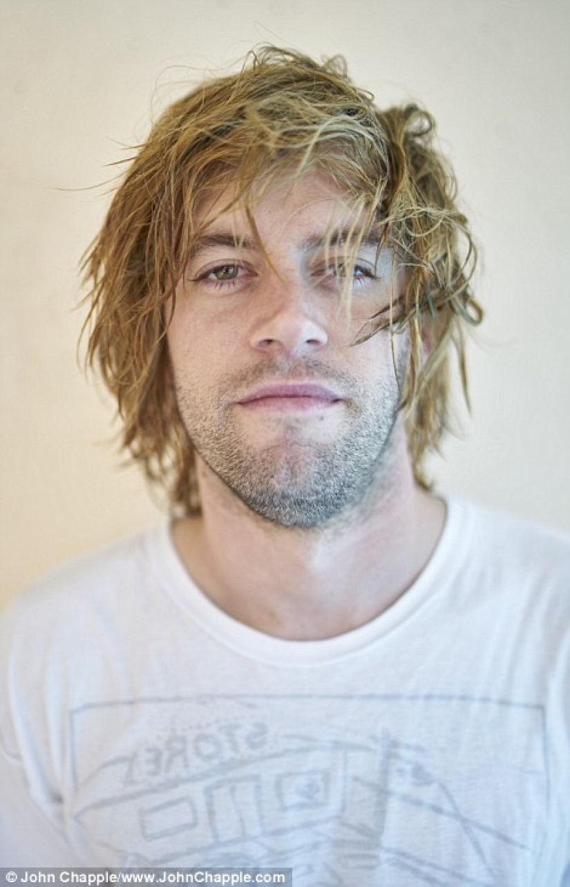 The hero of the Nevermind cover by Nirvana recreated it for the 25th anniversary of the album The hero of the Nevermind cover by Nirvana recreated it for the 25th anniversary of the album