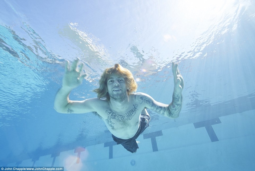 The hero of the Nevermind cover by Nirvana recreated it for the 25th anniversary of the album The hero of the Nevermind cover by Nirvana recreated it for the 25th anniversary of the album