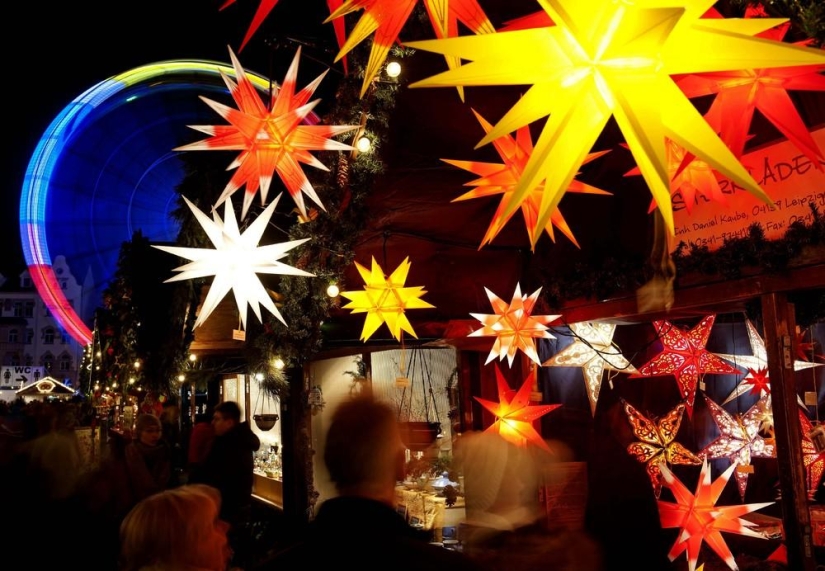 The holiday comes to us: New Year&#39;s lights 2013