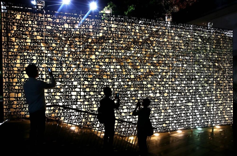 The holiday comes to us: New Year&#39;s lights 2013