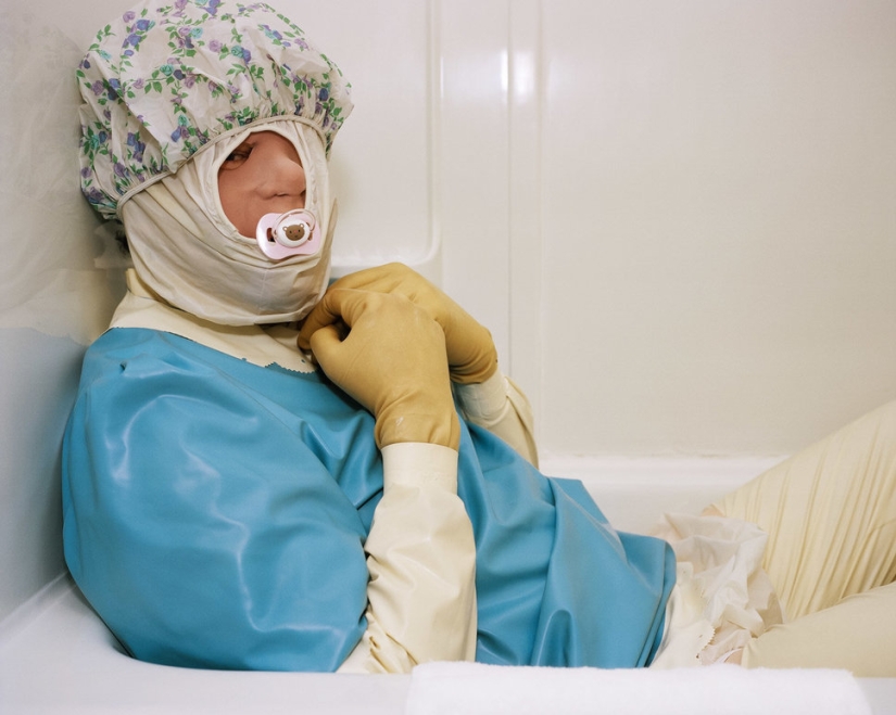 The house is not for Barbie: men who dress up as sex dolls The house is not for Barbie: men who dress up as sex dolls