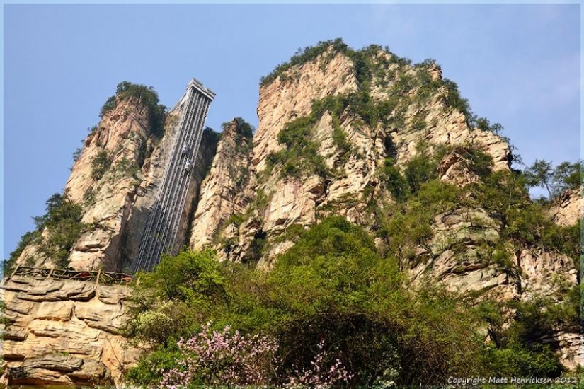 The Hundred Dragons Elevator is the tallest outdoor lift in the world.
