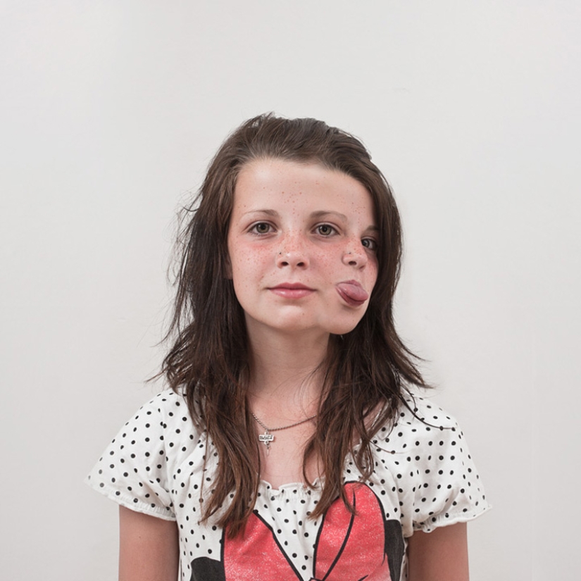 The internal struggle of two feelings in the photo project "Visibility"