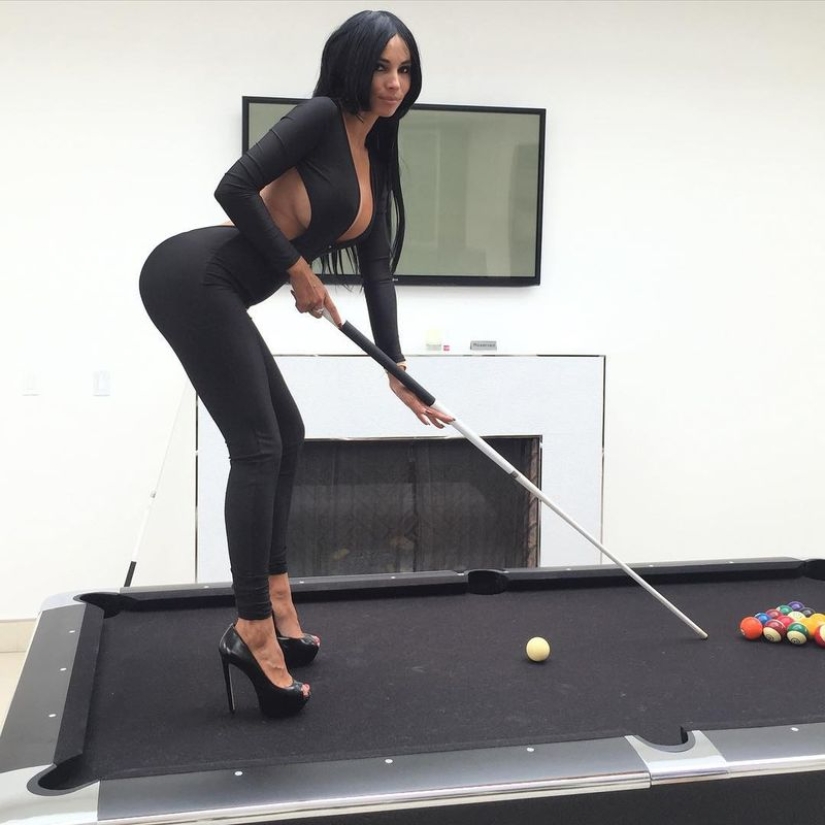 The luxurious life of this married guy can only be envied The luxurious life of this married guy can only be envied