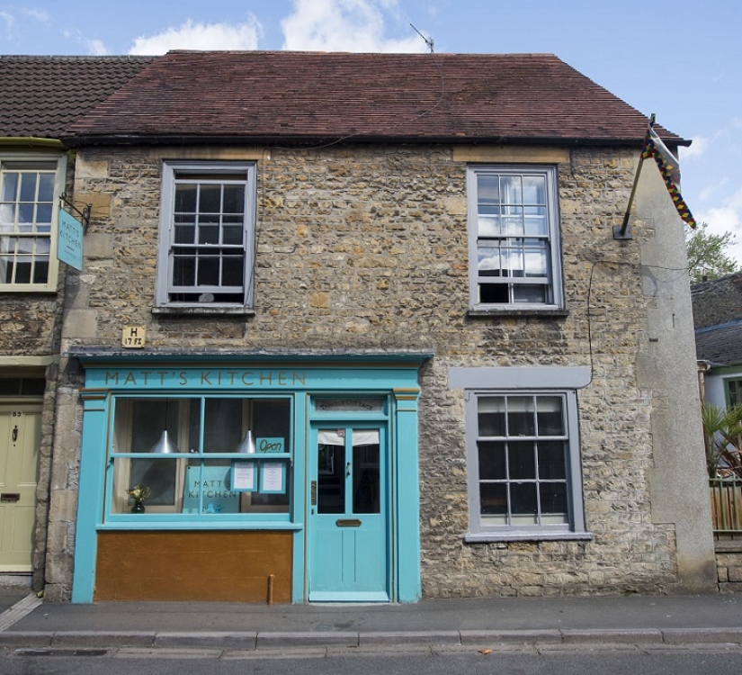 The man turned his living room into a restaurant
