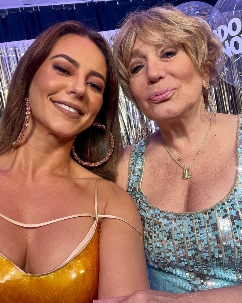 The most beautiful face of the carnival! Famous actress, dancer and queen of the Greater Rio - Paolla Oliveira