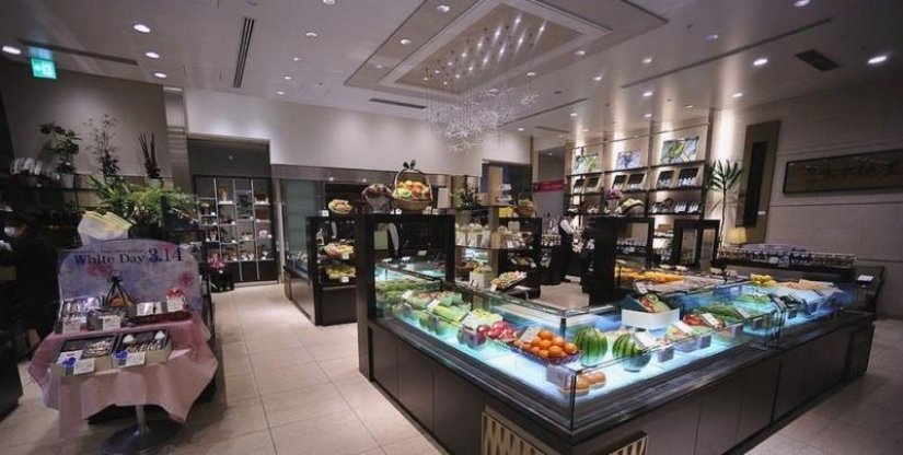 The most expensive fruit parlor in the world The most expensive fruit parlor in the world